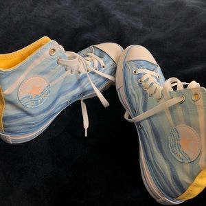 BRAND NEW CUSTOM WOMENS CONVERSE (10)